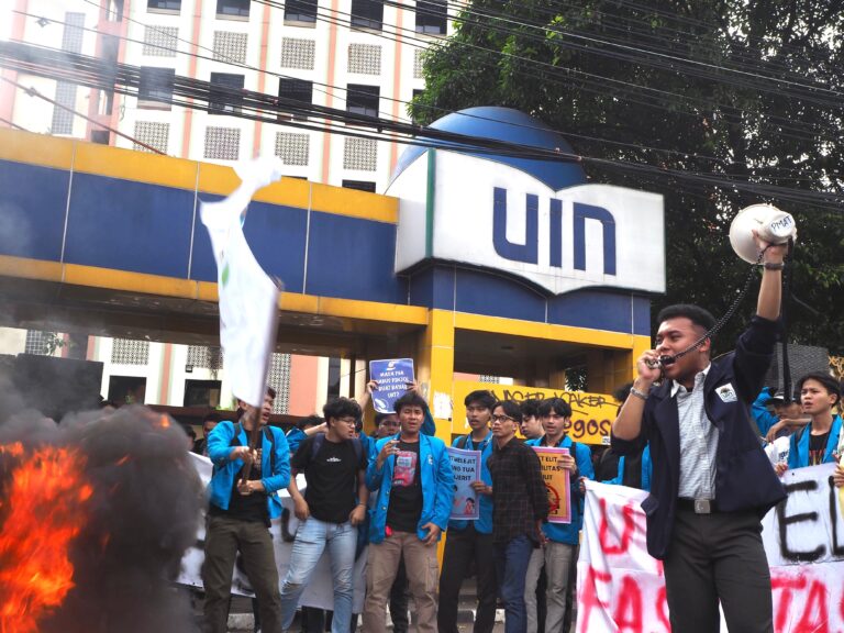 Ketika Kampus Kehilangan Wajah Dialognya